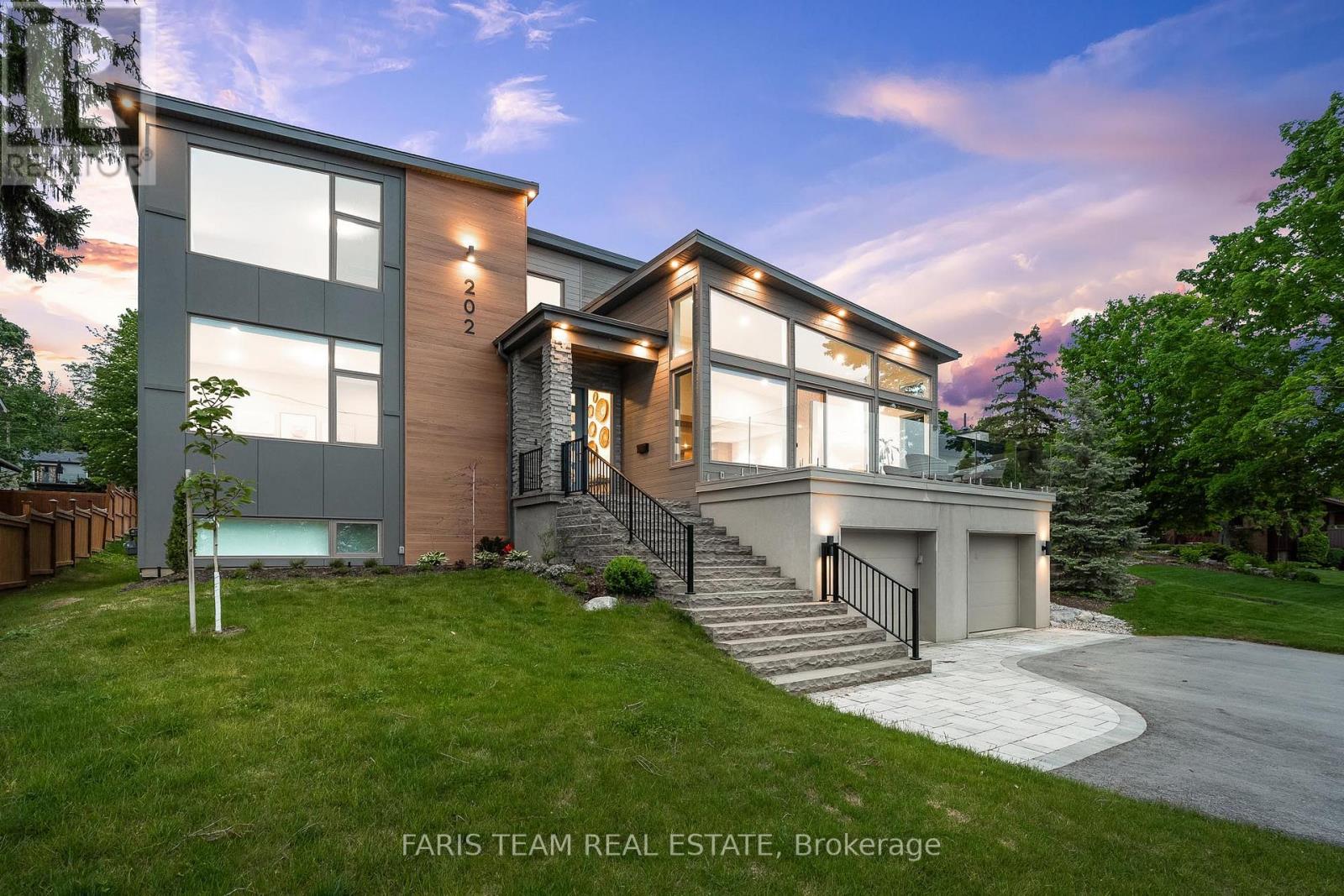 Property at 202 KEMPENFELT DRIVE image 2