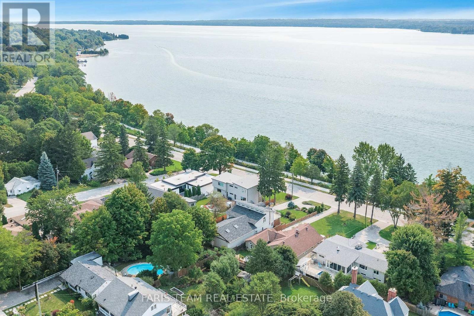 202 Kempenfelt Drive, Barrie (North Shore), Ontario  L4M 1C3 - Photo 45 - S12198036