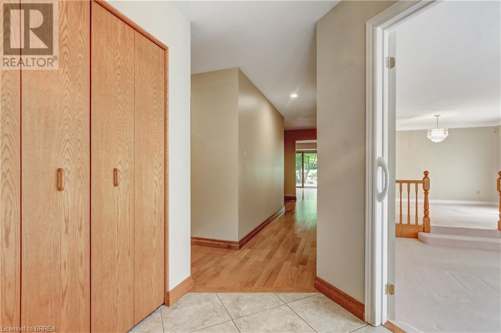 23 Allensgate Drive, Brantford, Ontario  N3V 1C8 - Photo 5 - 40736618