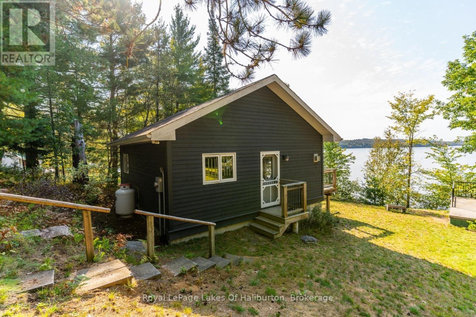 1070 Frank's Lane, Algonquin Highlands, Ontario K0M 1S0 - Photo 7 - X12198205
