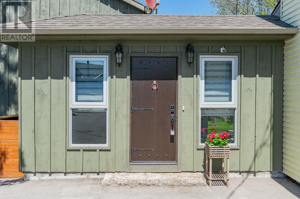 73 Queen Street, Puslinch, Ontario N1E 4R9 - Photo 4 - X12198206