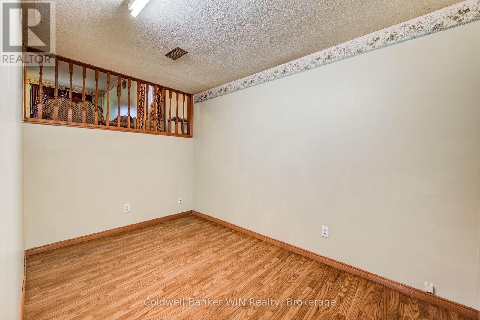 120 Melissa Cres., Wellington North (Mount Forest), Ontario  N0G 2L3 - Photo 26 - X12198300