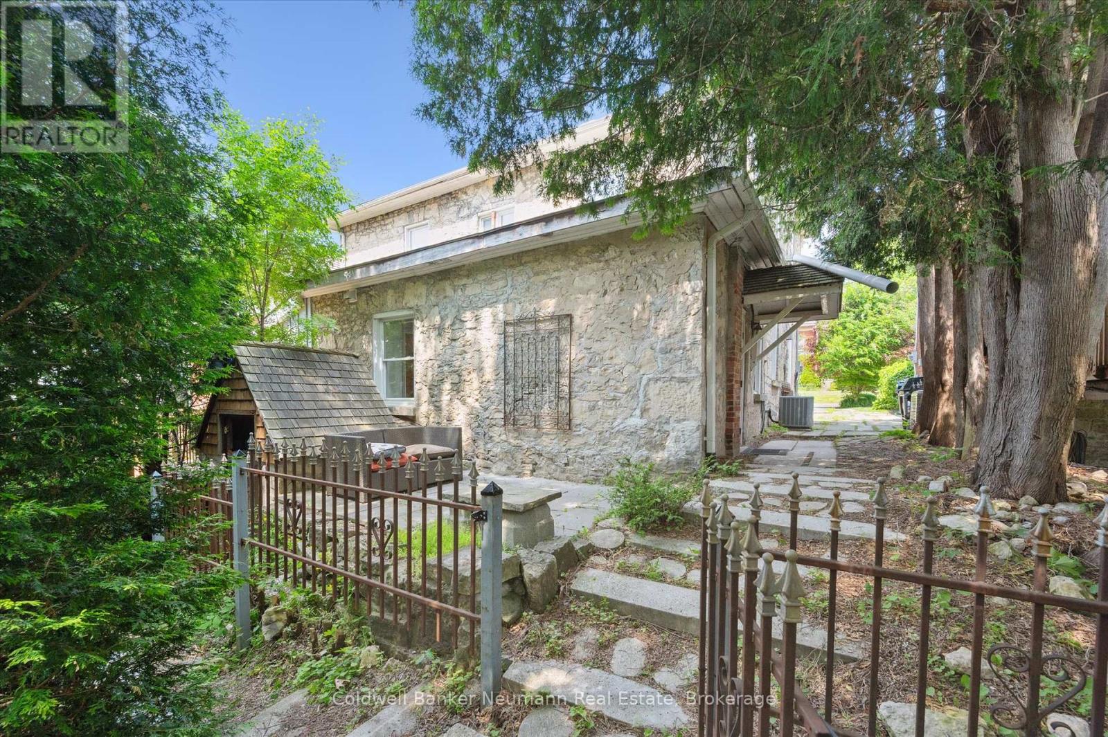 36 Waterloo Avenue, Guelph (Downtown), Ontario  N1H 3H5 - Photo 37 - X12198301