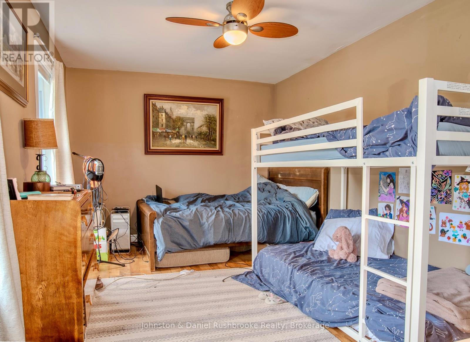 1267 Silver Lake Road, Gravenhurst, Ontario P1P 1V5 - Photo 13 - X12198425