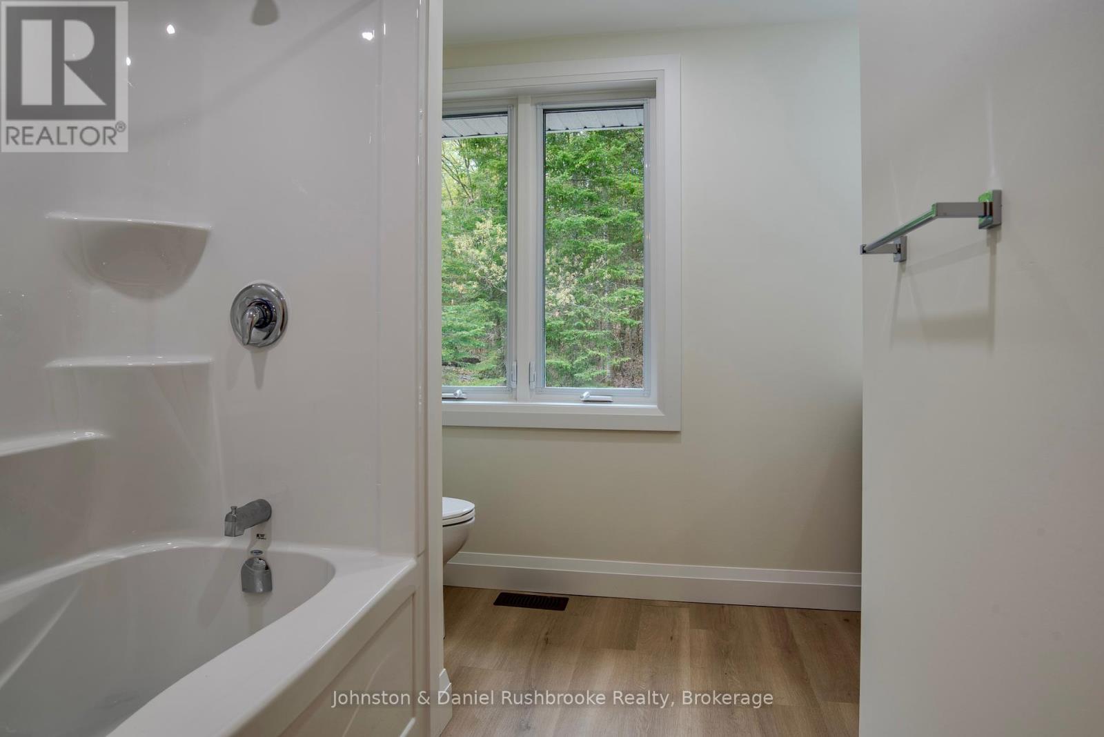 1267 Silver Lake Road, Gravenhurst, Ontario P1P 1V5 - Photo 14 - X12198425