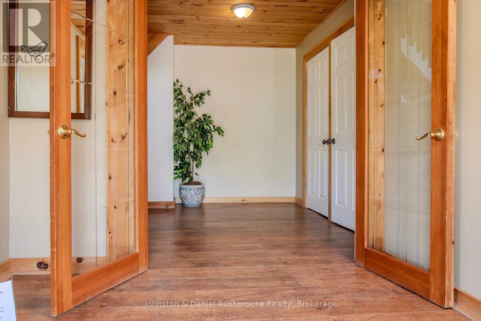 1267 Silver Lake Road, Gravenhurst, Ontario P1P 1V5 - Photo 4 - X12198425