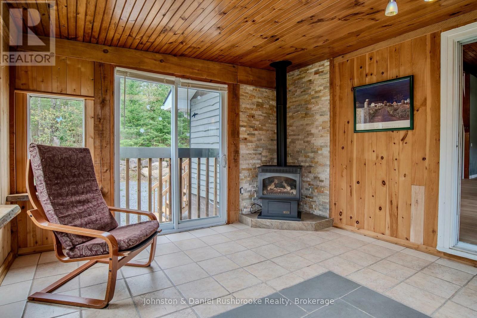 1267 Silver Lake Road, Gravenhurst, Ontario P1P 1V5 - Photo 6 - X12198425
