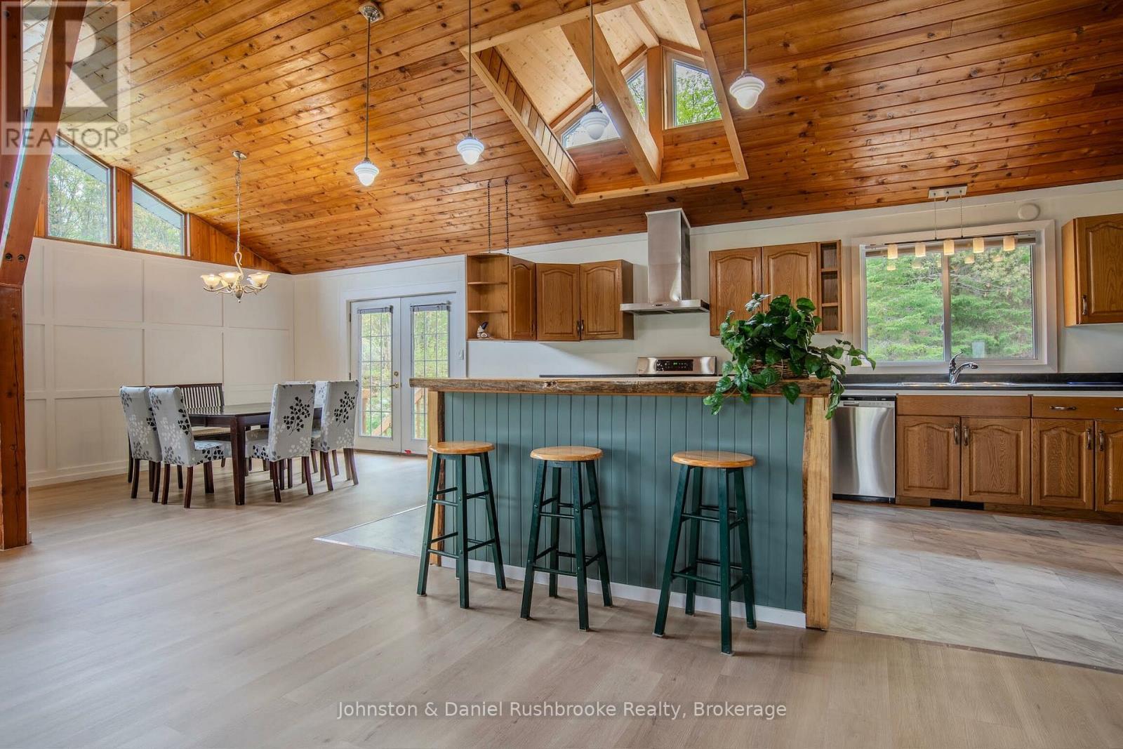 1267 Silver Lake Road, Gravenhurst, Ontario P1P 1V5 - Photo 7 - X12198425