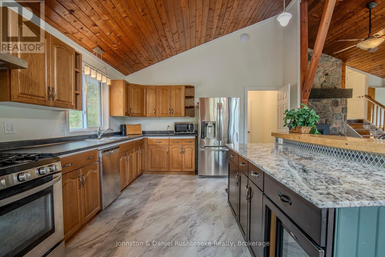 1267 Silver Lake Road, Gravenhurst, Ontario P1P 1V5 - Photo 8 - X12198425