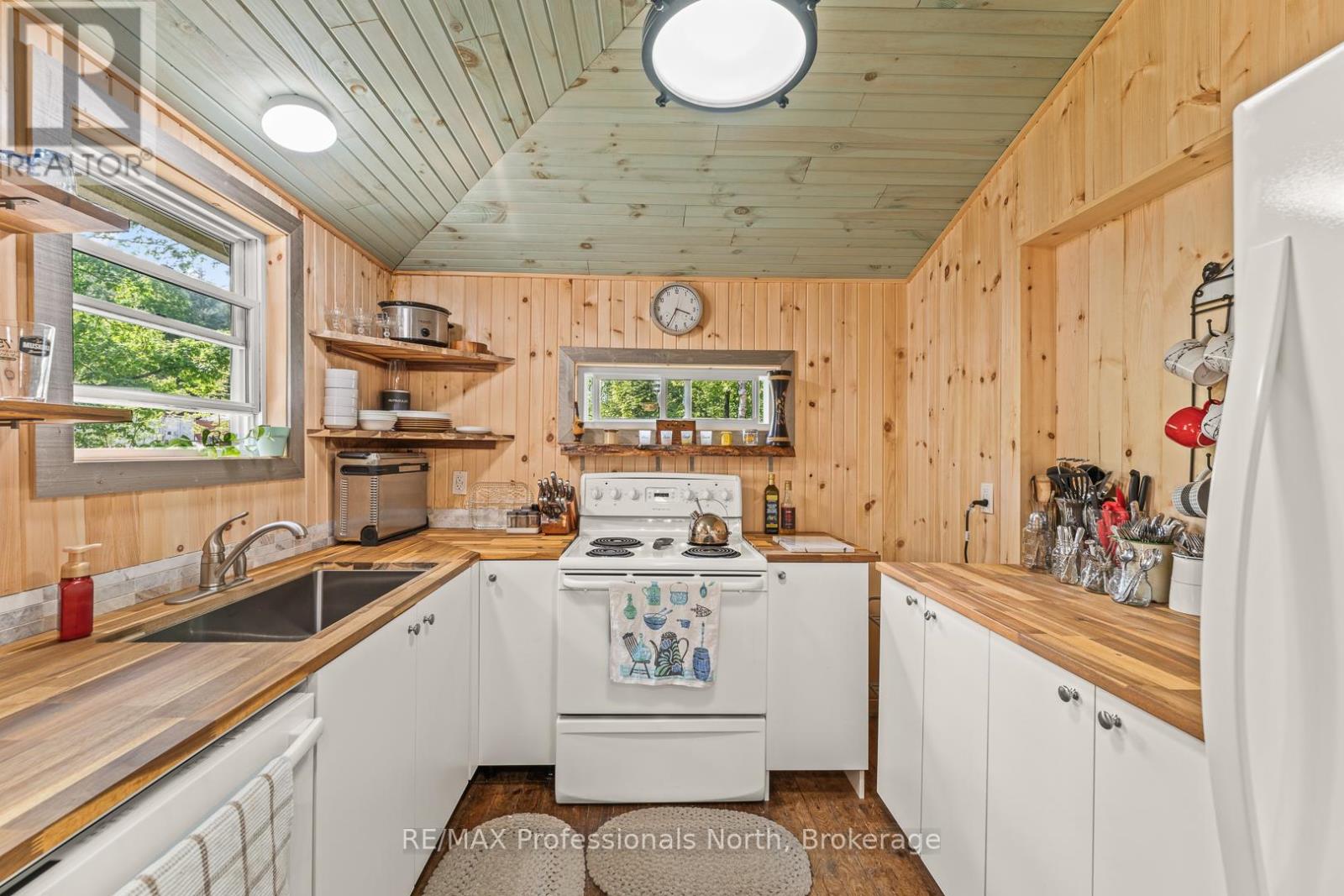 1053 Cutler Road, Muskoka Lakes, Ontario  P0B 1M0 - Photo 10 - X12198439