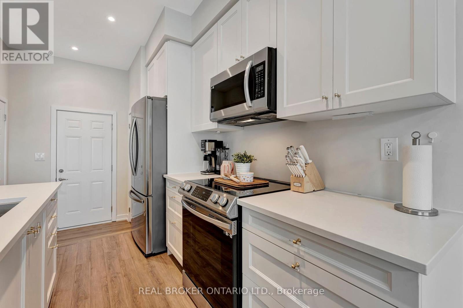 10 Owl Lane, Haldimand, Ontario  N3W 0G4 - Photo 7 - X12162525
