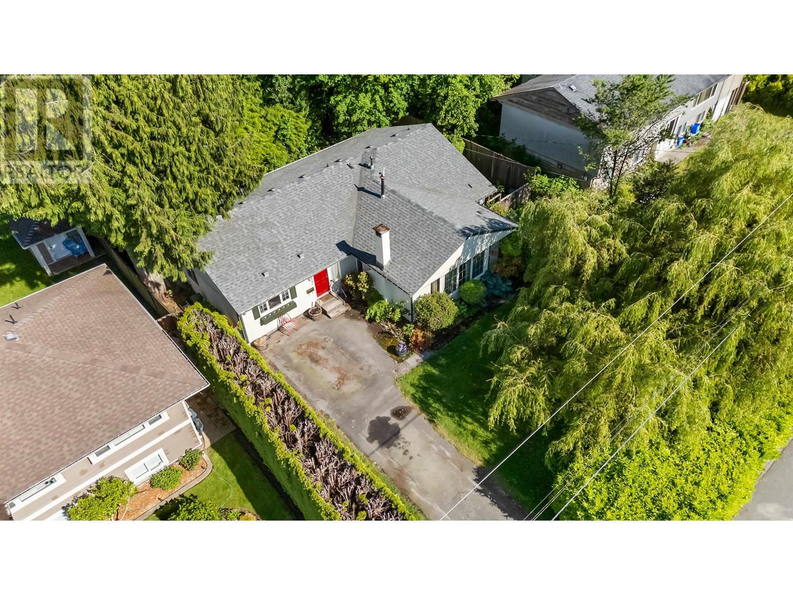 2640 Viewlynn Drive, North Vancouver, British Columbia  V7J 2X2 - Photo 14 - R3011476
