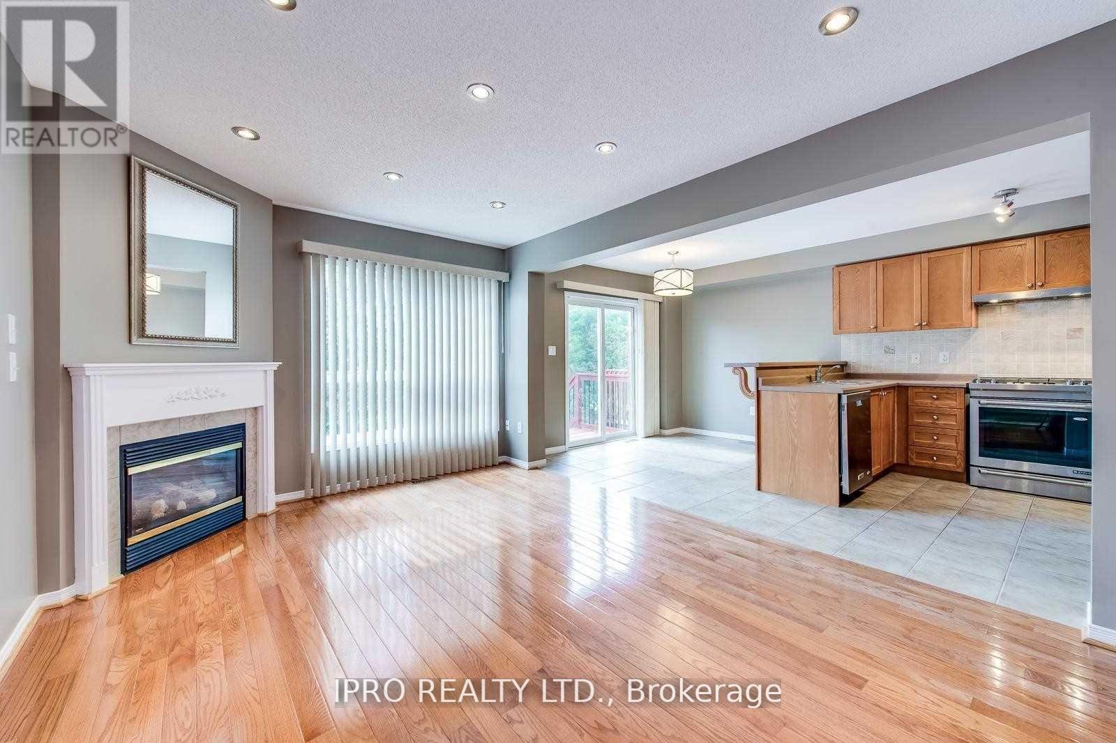 2128 Redstone Crescent, Oakville, Ontario  L6M 5B2 - Photo 6 - W12198073