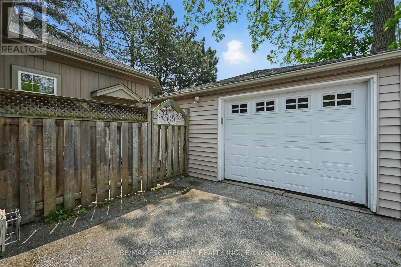 462 Woodland Avenue, Burlington (Brant), Ontario  L7R 2S1 - Photo 34 - W12198081