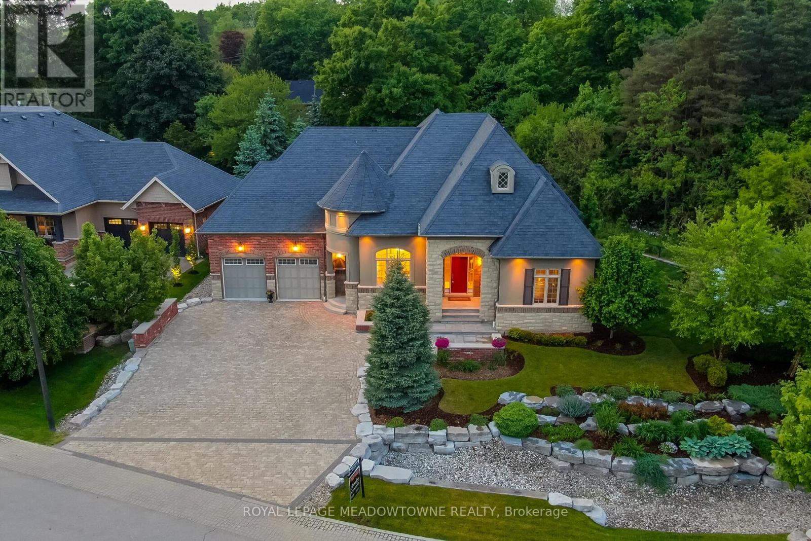 32 AINLEY TRAIL, Halton Hills, Ontario