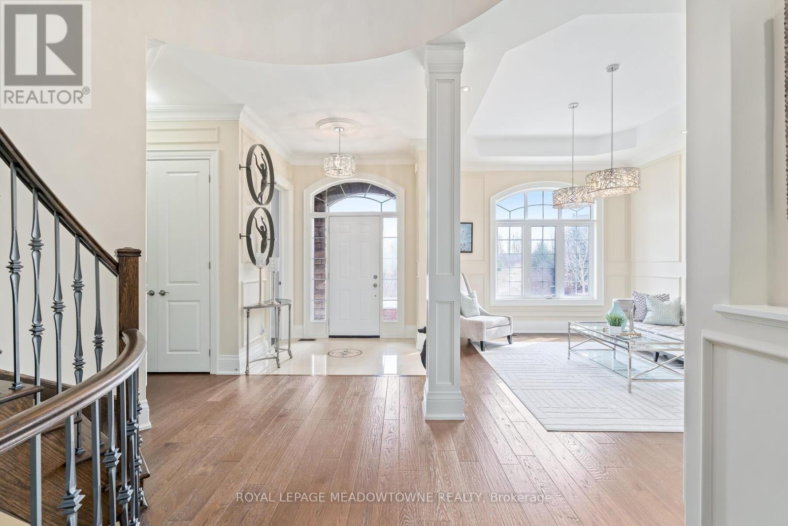 Property at 32 AINLEY TRAIL image 4