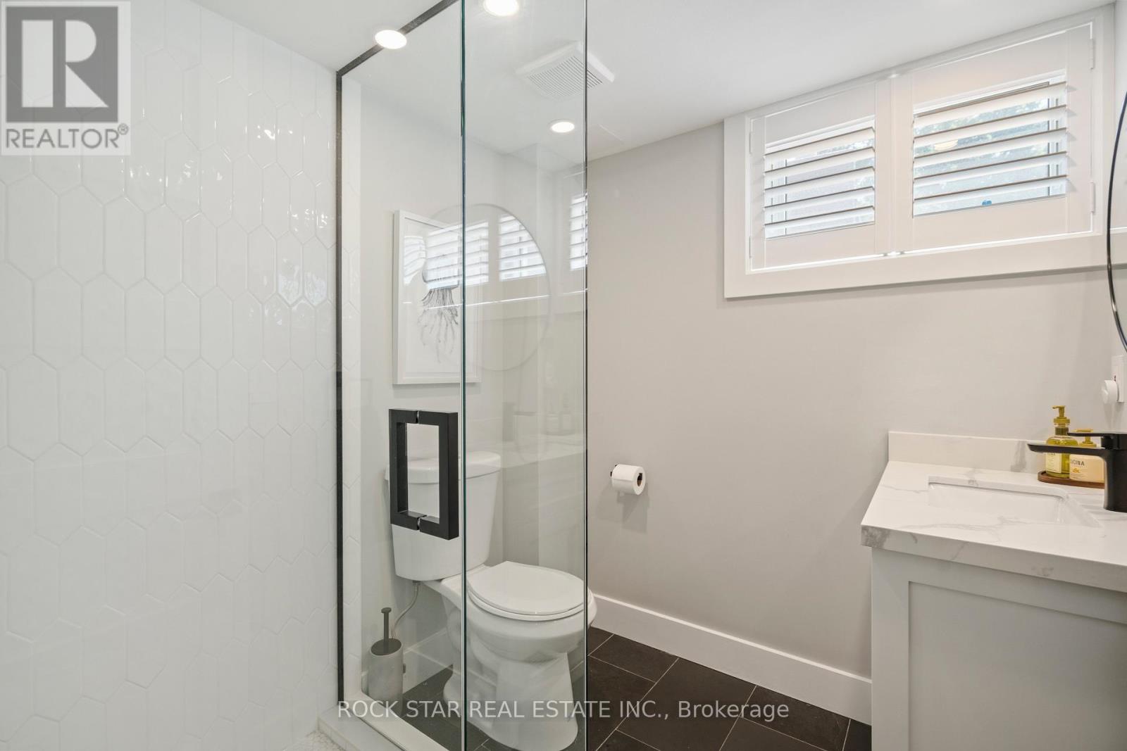 298 Kent Crescent, Burlington (Appleby), Ontario  L7L 4T1 - Photo 28 - W12198108