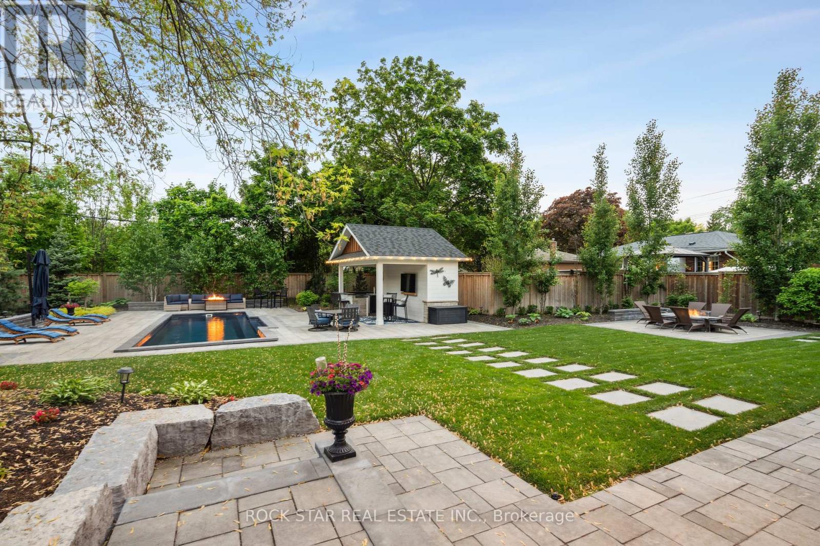 Property at 298 KENT CRESCENT image 3