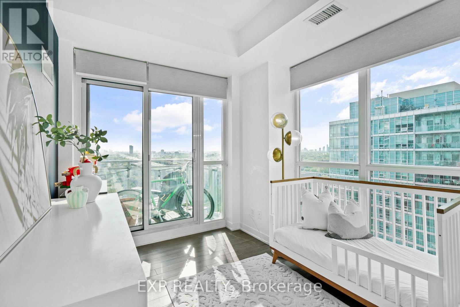 1932 - 165 Legion Road N, Toronto (Mimico), Ontario  M8Y 0B3 - Photo 16 - W12198132