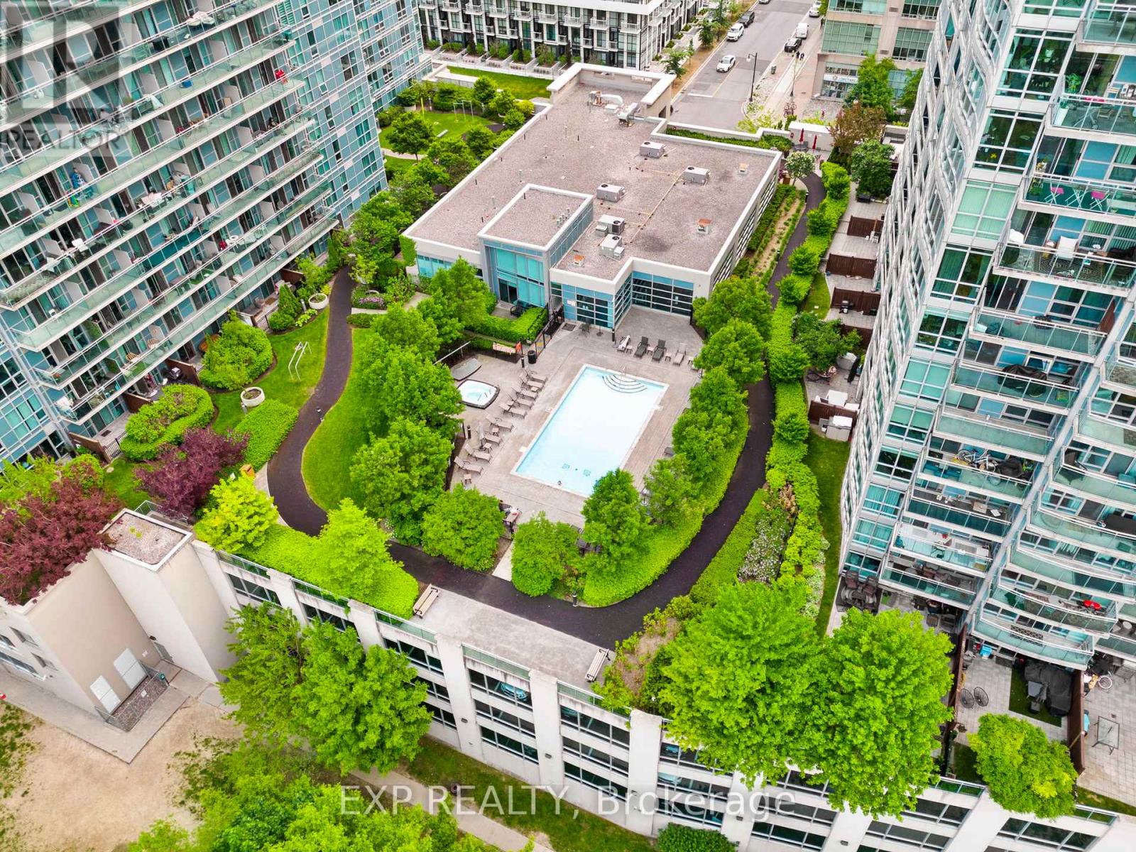 1932 - 165 Legion Road N, Toronto (Mimico), Ontario  M8Y 0B3 - Photo 3 - W12198132