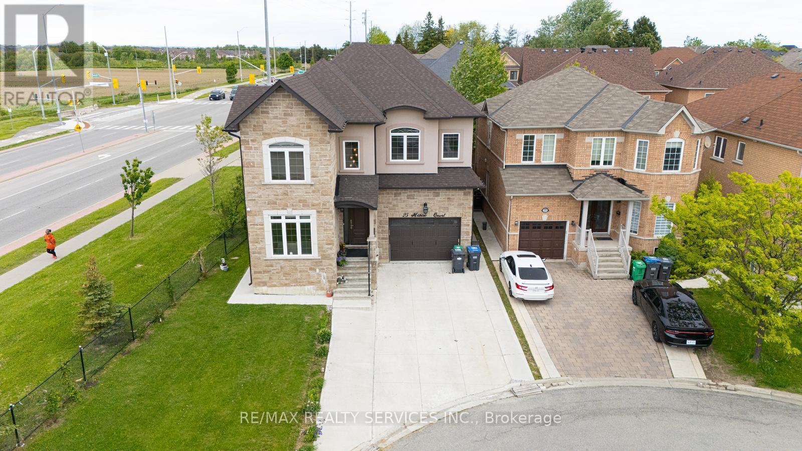 25 HIBISCUS COURT, Brampton, Ontario