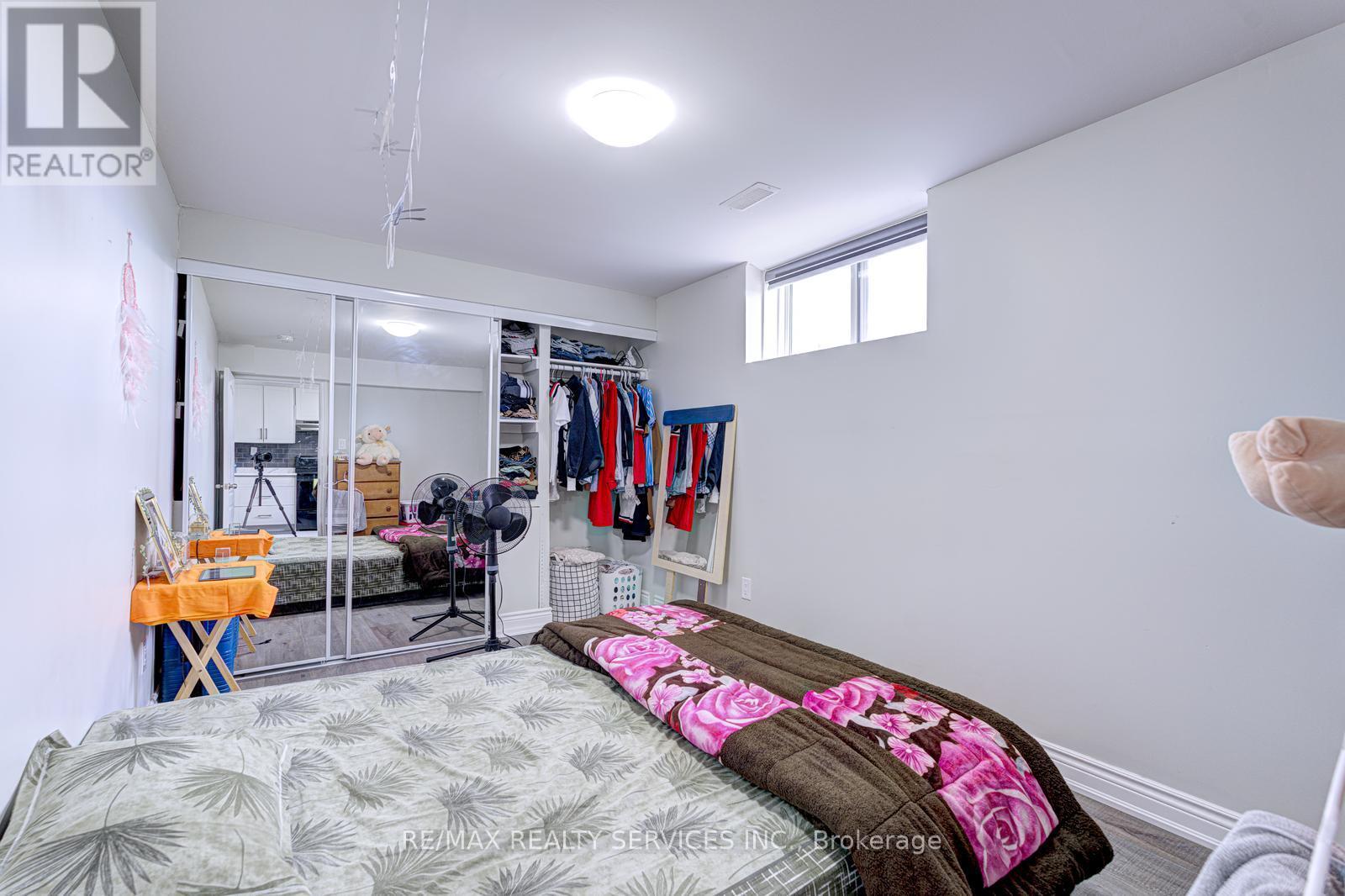 25 Hibiscus Court, Brampton, Ontario  L6R 0K6 - Photo 40 - W12198150