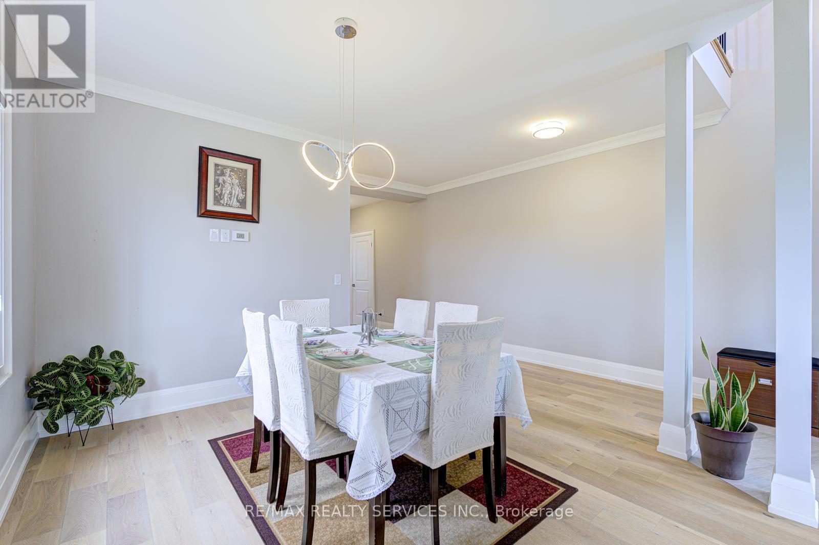 25 Hibiscus Court, Brampton (Sandringham-Wellington), Ontario  L6R 0K6 - Photo 8 - W12198150