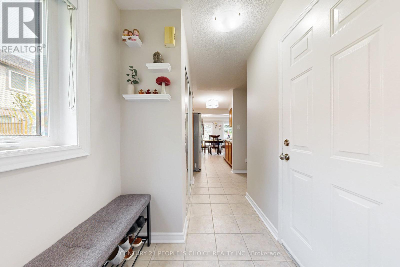 1 - 5255 Guildwood Way, Mississauga, Ontario  L5R 4A6 - Photo 5 - W12198154