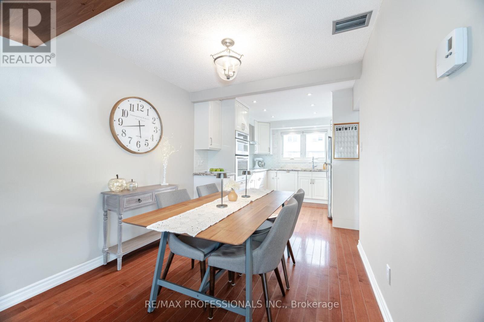 34 - 582 Renforth Drive, Toronto (Eringate-Centennial-West Deane), Ontario  M9C 3V9 - Photo 12 - W12198172