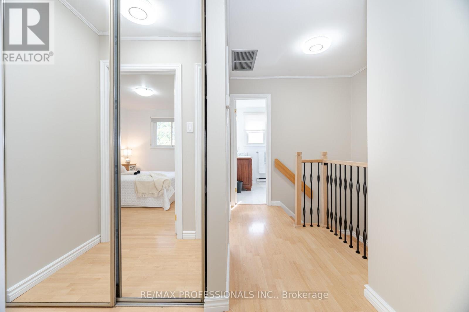 34 - 582 Renforth Drive, Toronto (Eringate-Centennial-West Deane), Ontario  M9C 3V9 - Photo 19 - W12198172