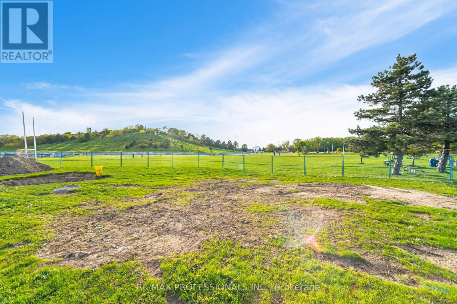 34 - 582 Renforth Drive, Toronto (Eringate-Centennial-West Deane), Ontario  M9C 3V9 - Photo 46 - W12198172