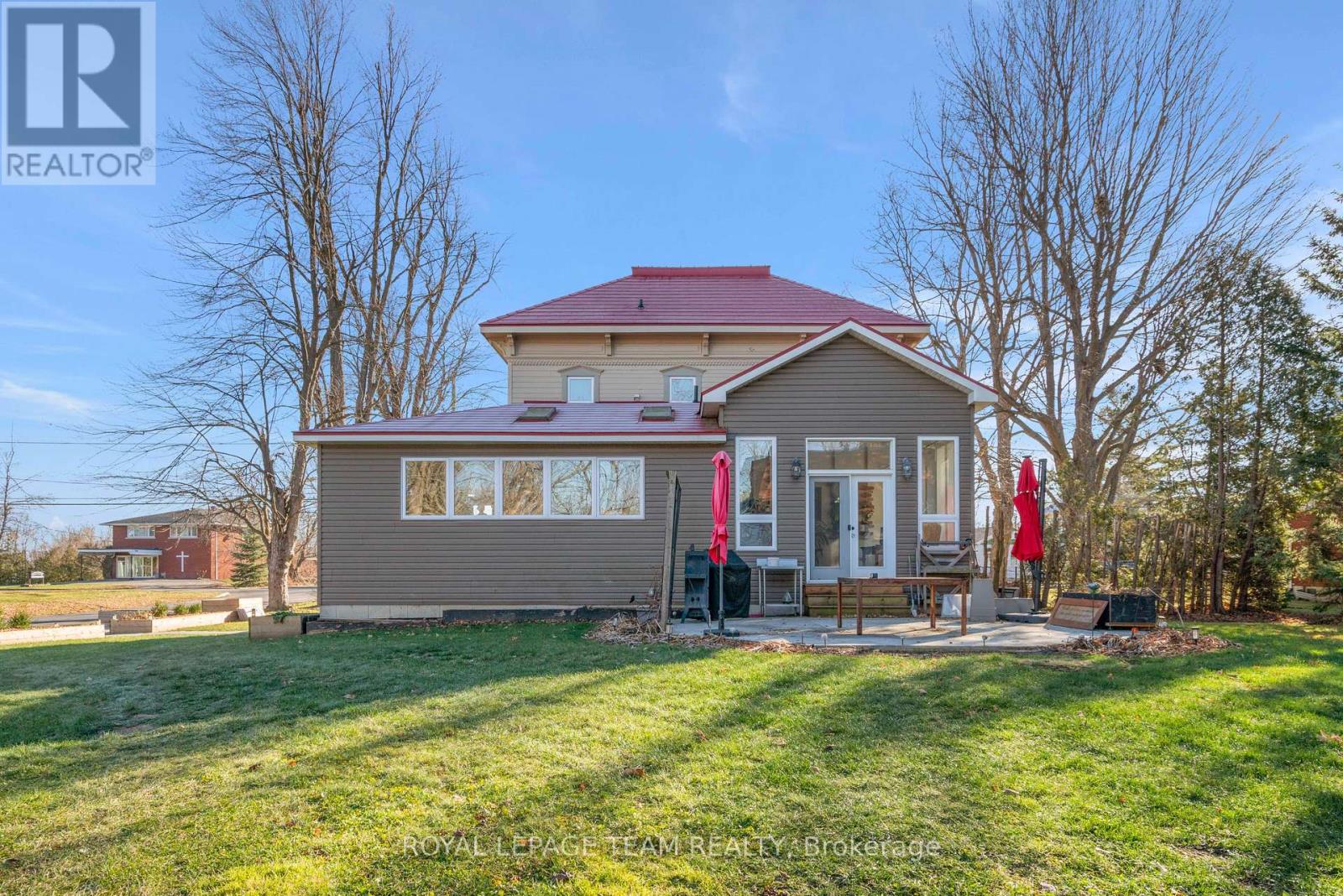 77 Queen Street W, North Dundas, Ontario  K0C 1H0 - Photo 2 - X12198219