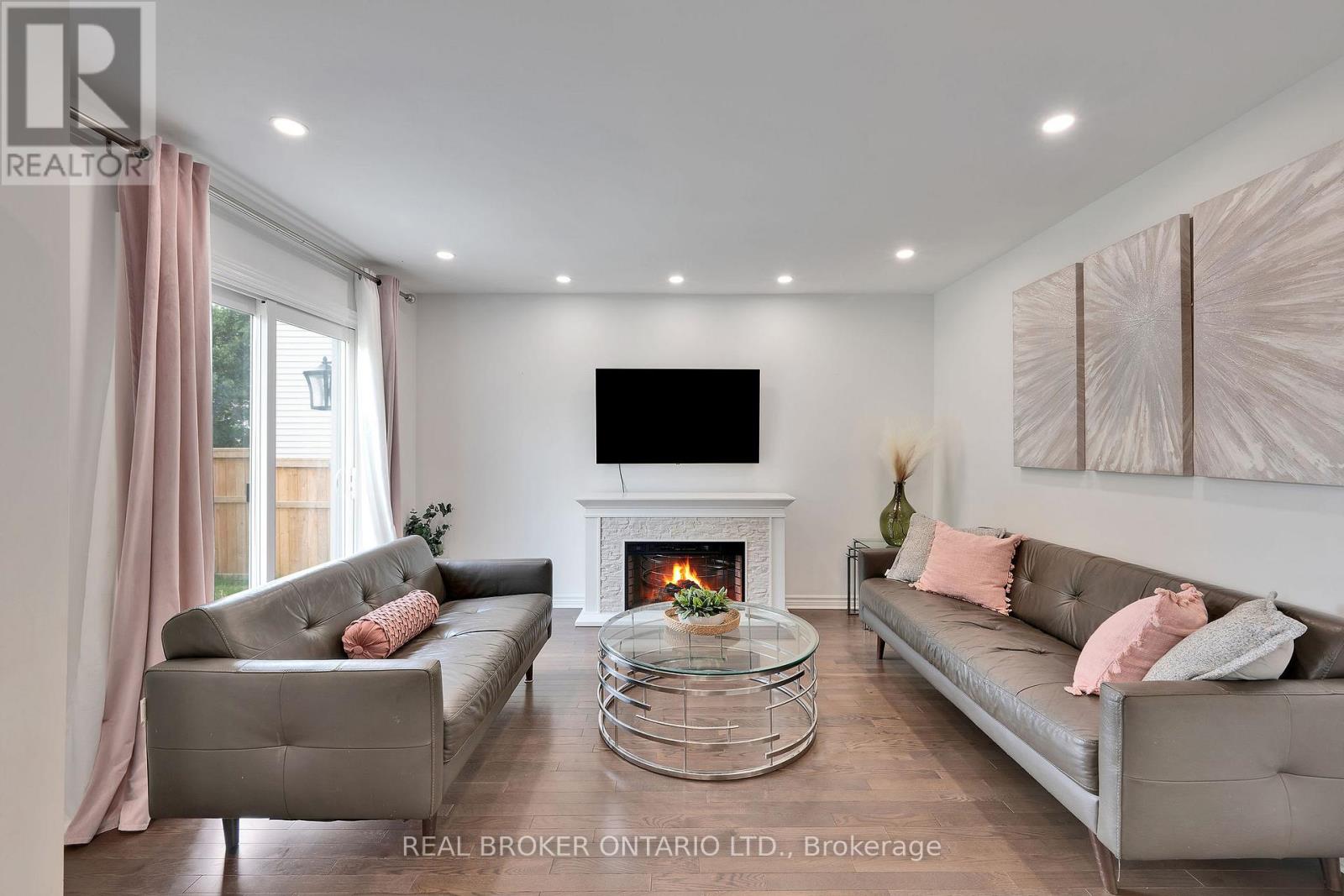 630 Apollo Way S, Ottawa, Ontario  K4A 1T4 - Photo 9 - X12198244