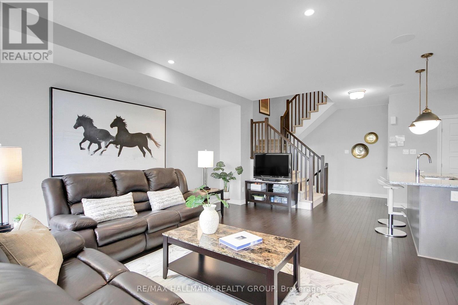 576 Labrador Crescent, Ottawa, Ontario  K1T 0R3 - Photo 12 - X12198351