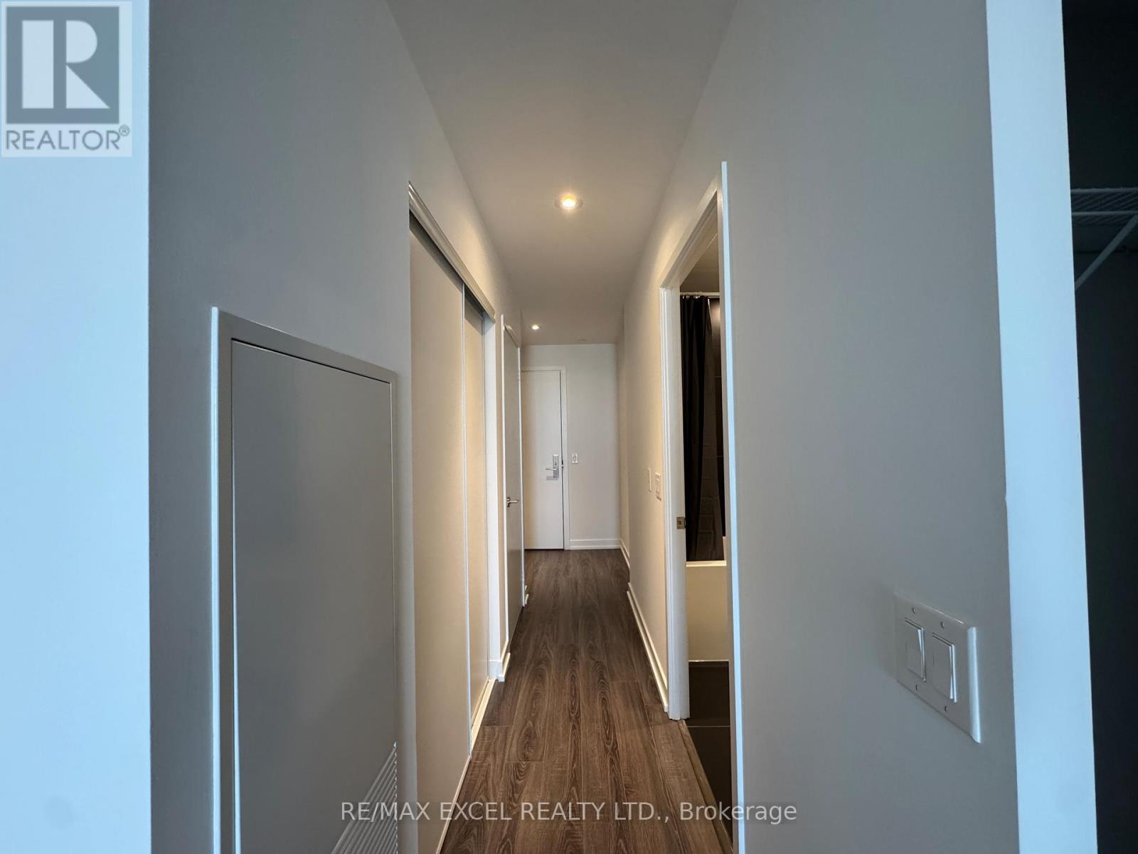 1817 - 20 Edward Street, Toronto, Ontario  M5G 0C5 - Photo 11 - C12198033