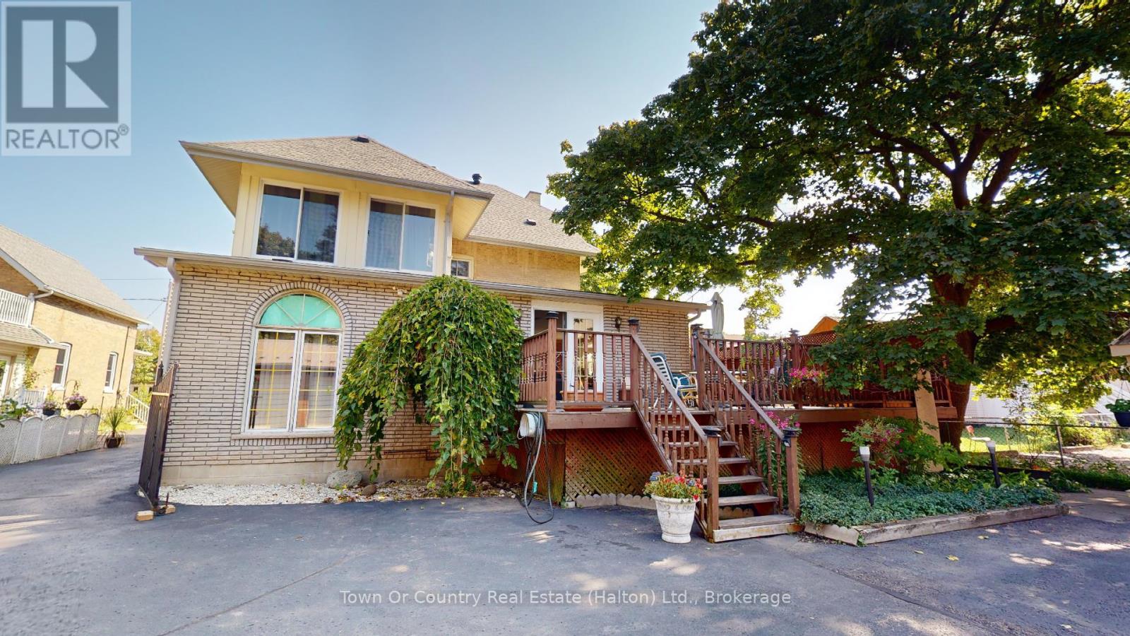 540 10th Avenue, Hanover, Ontario  N4N 2P4 - Photo 5 - X12198283