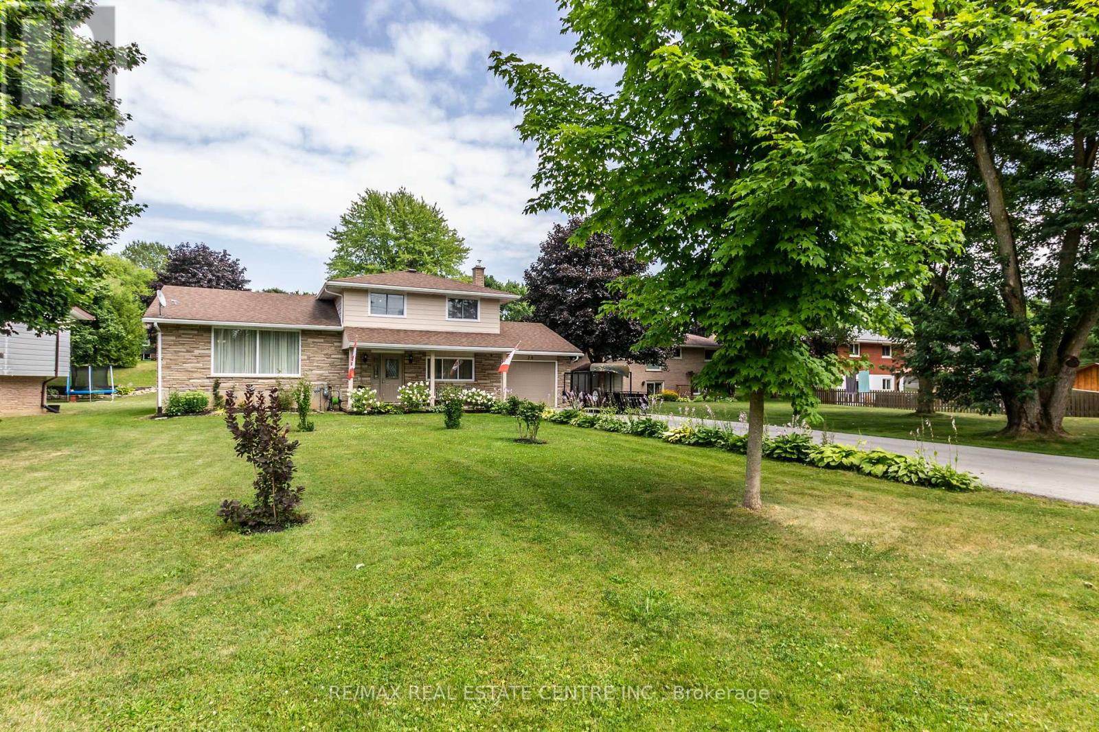 20 Ridout Street, Brockton, Ontario  N0G 2V0 - Photo 4 - X12198140