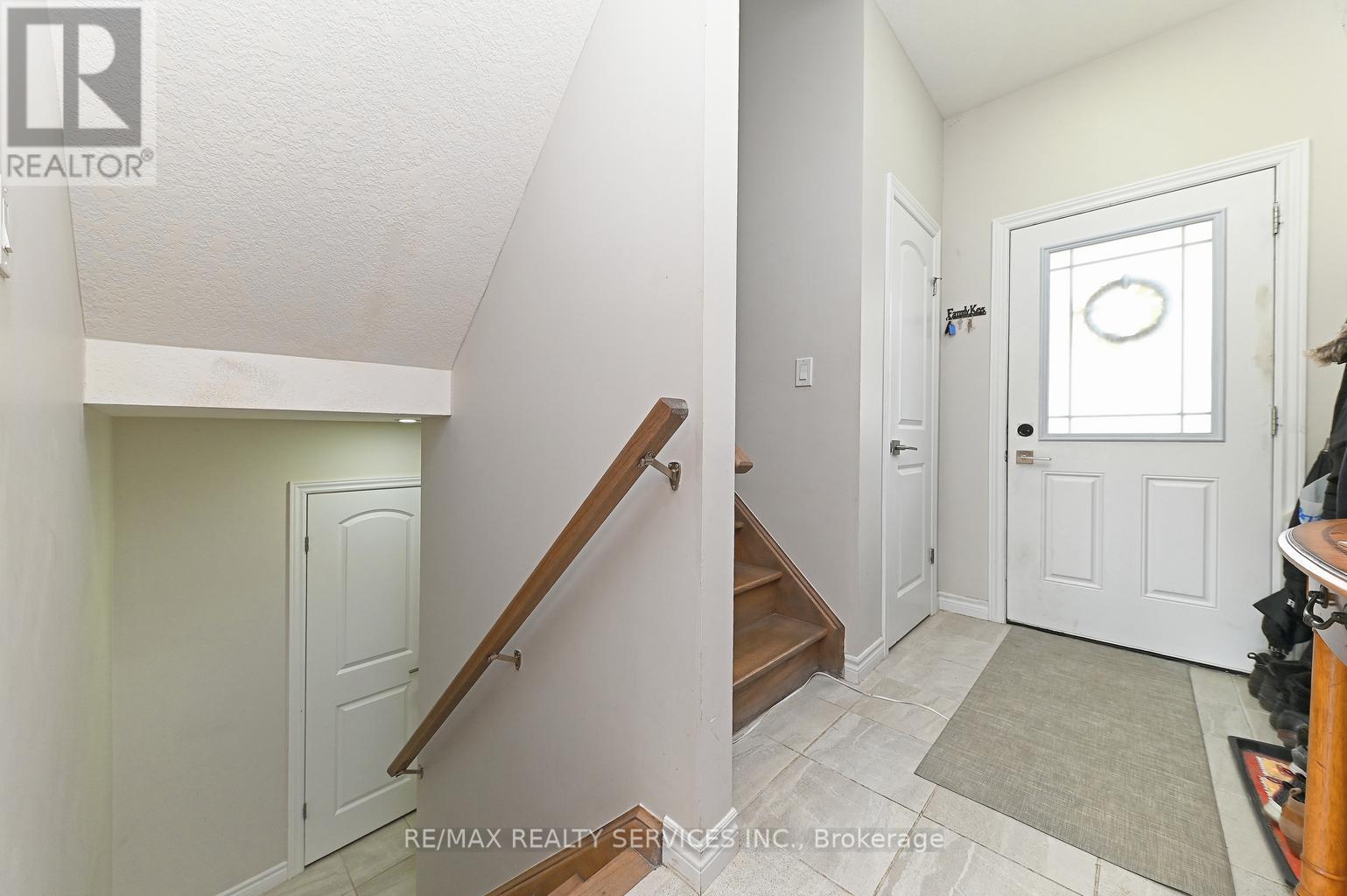 1320 Calais Drive, Woodstock (Woodstock - North), Ontario  N4T 0L8 - Photo 12 - X12198142