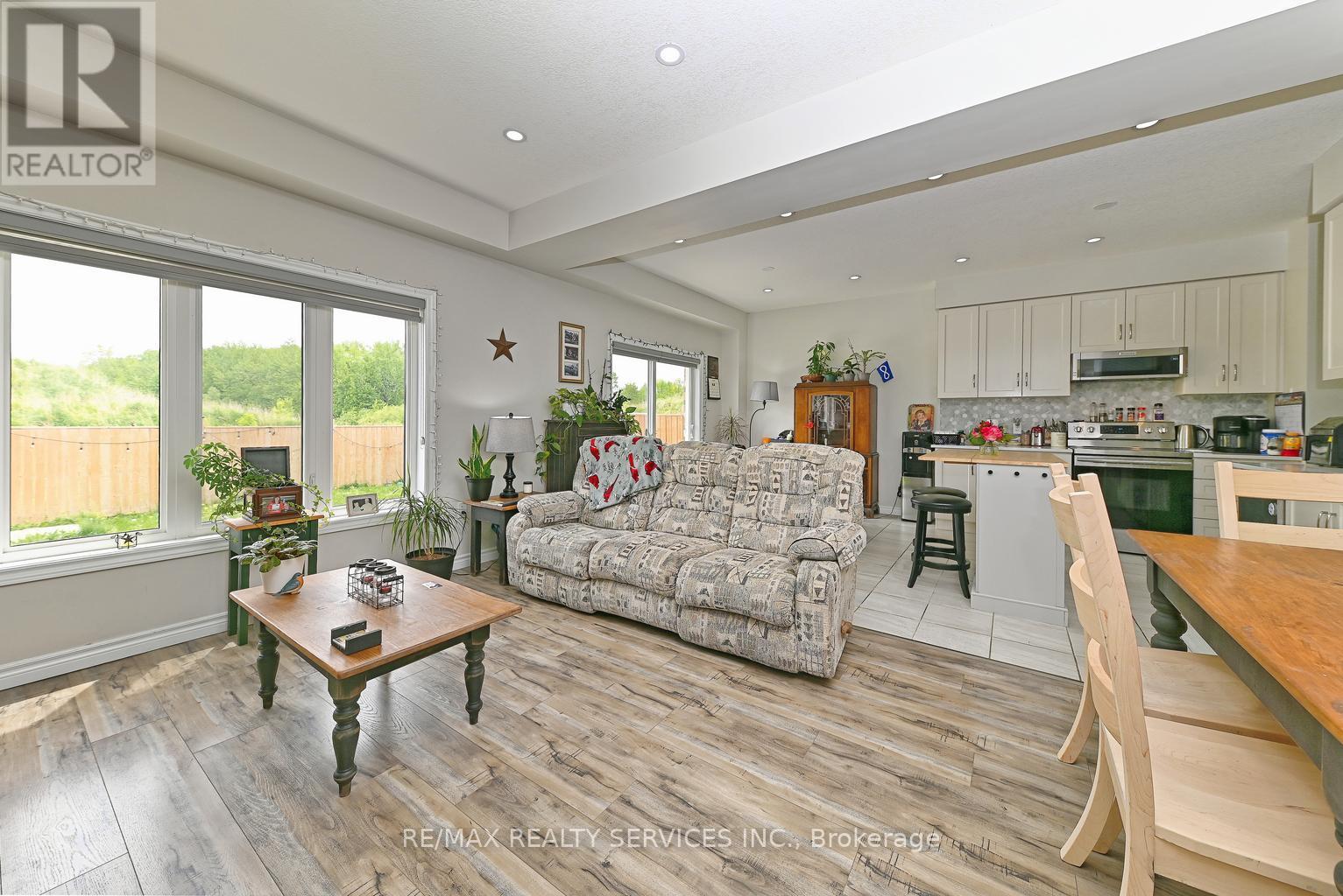 1320 Calais Drive, Woodstock (Woodstock - North), Ontario  N4T 0L8 - Photo 6 - X12198142