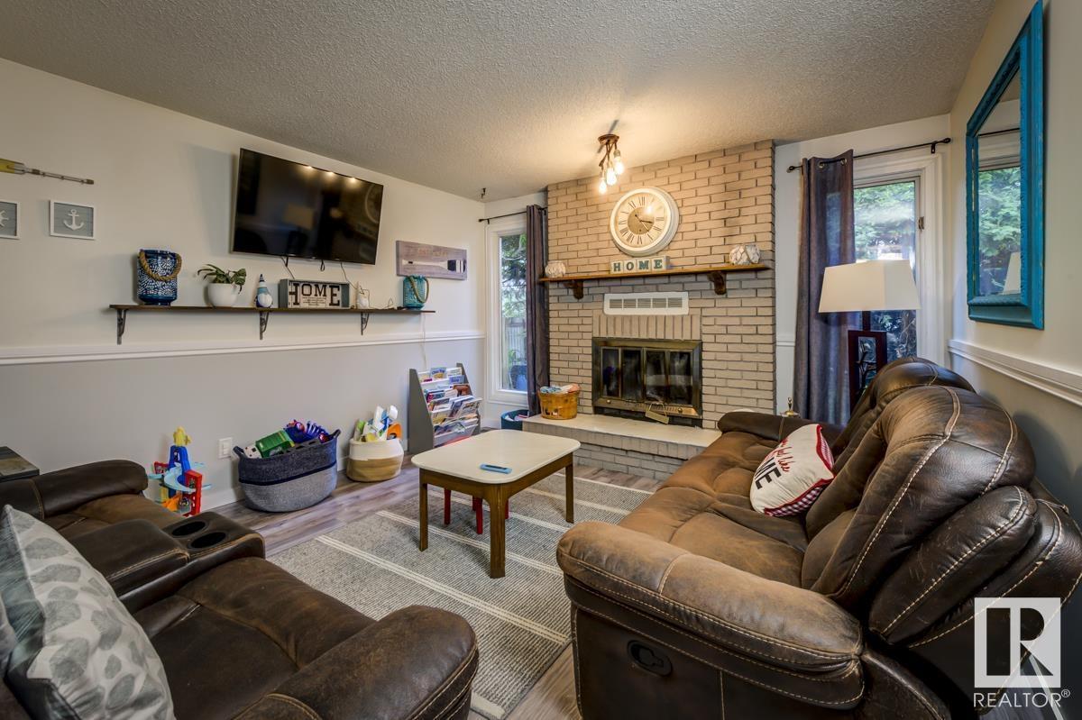 Property at 669 VILLAGE DR image 5