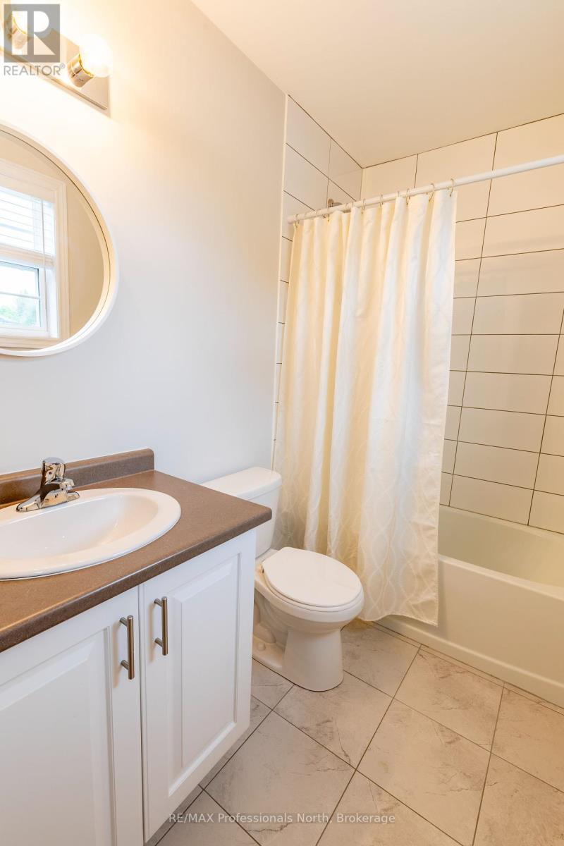 40 Nicole Park Place, Bracebridge, Ontario  P1L 0C8 - Photo 17 - X12058041