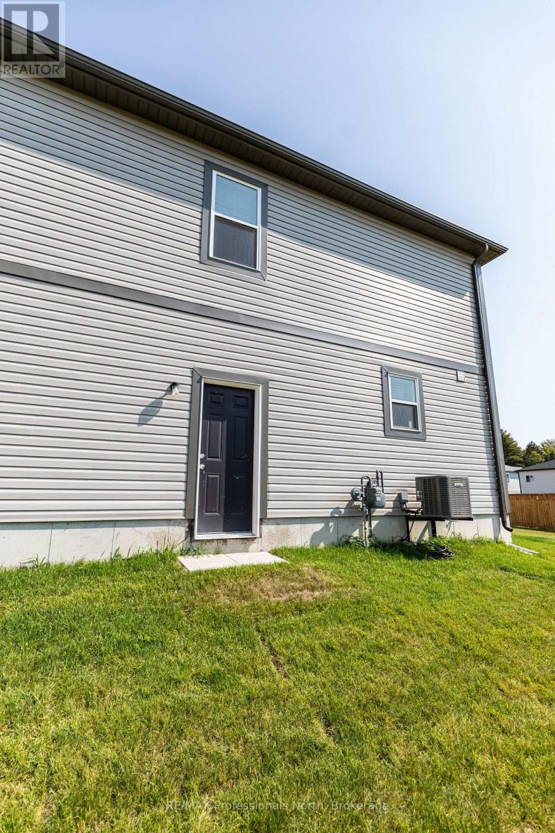 40 Nicole Park Court, Bracebridge, Ontario  P1L 0C8 - Photo 23 - X12058041