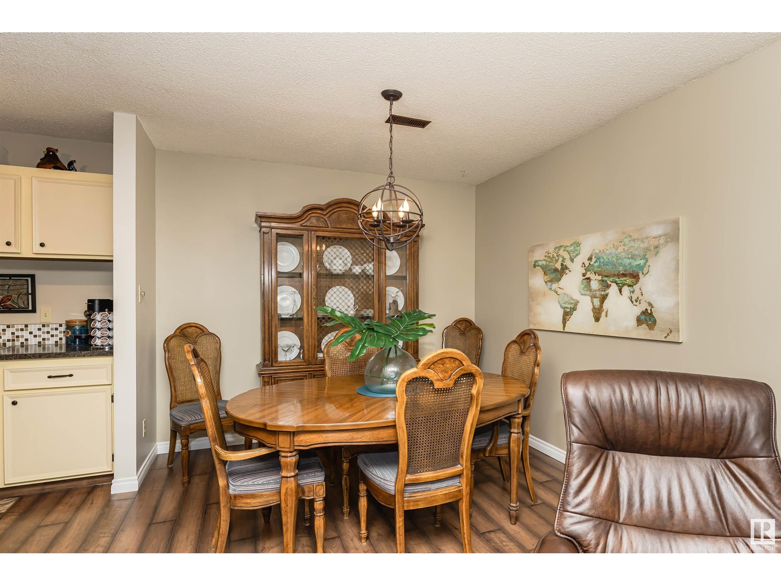2061 Saddleback Rd Nw, Edmonton, Alberta  T6J 4T4 - Photo 14 - E4440468