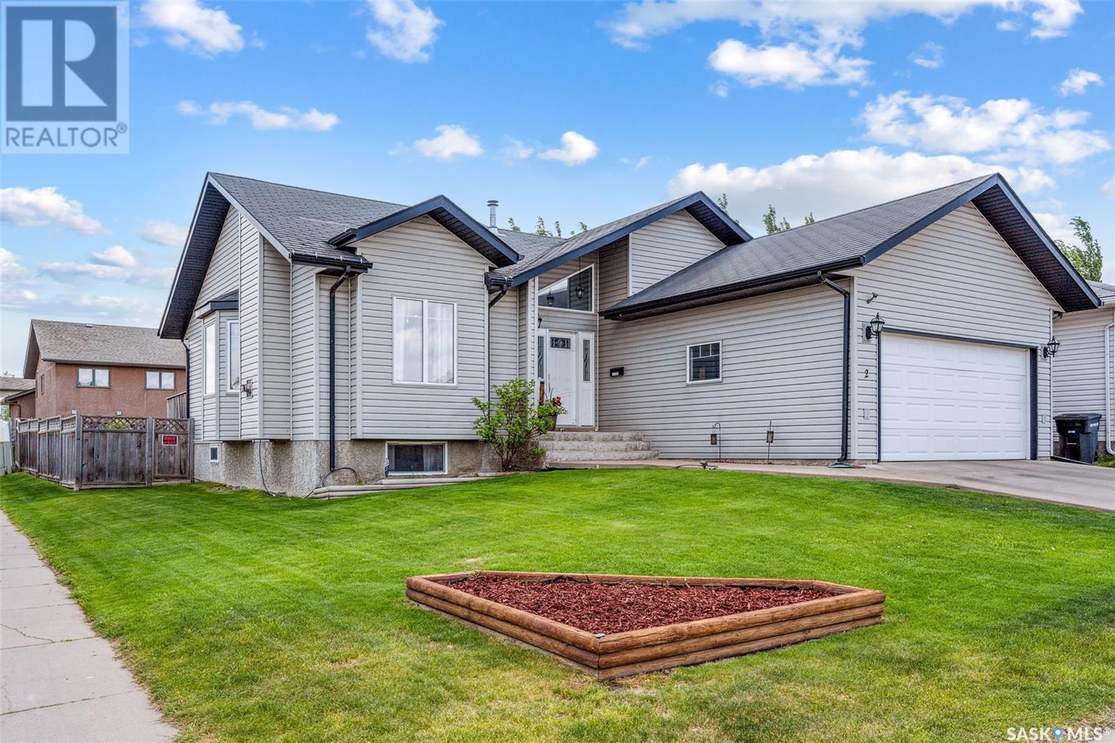 2 Telfer BAY, Prince Albert, Saskatchewan