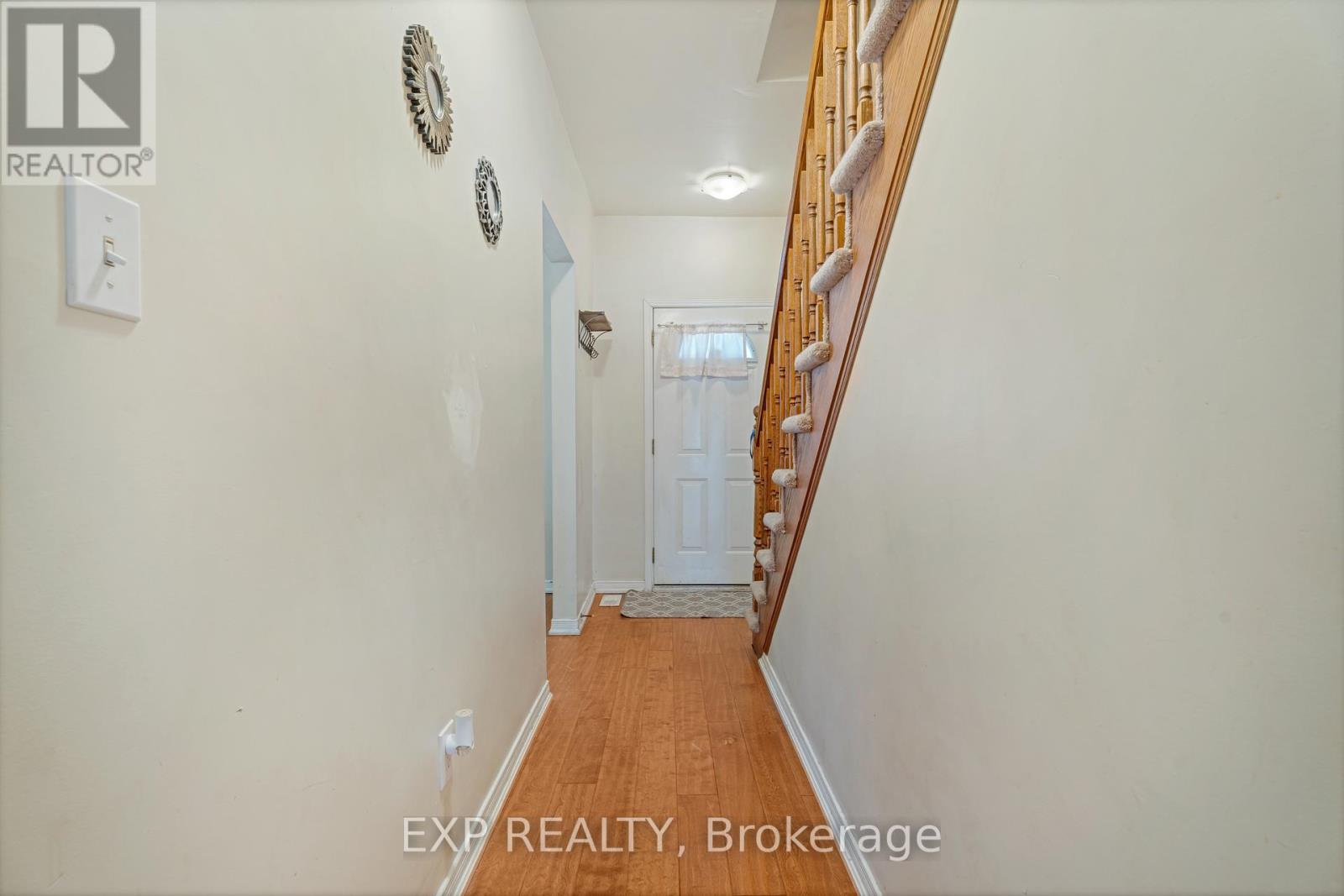 900 Concession Street, Hamilton (Mountview), Ontario  L8V 1E8 - Photo 5 - X12129145