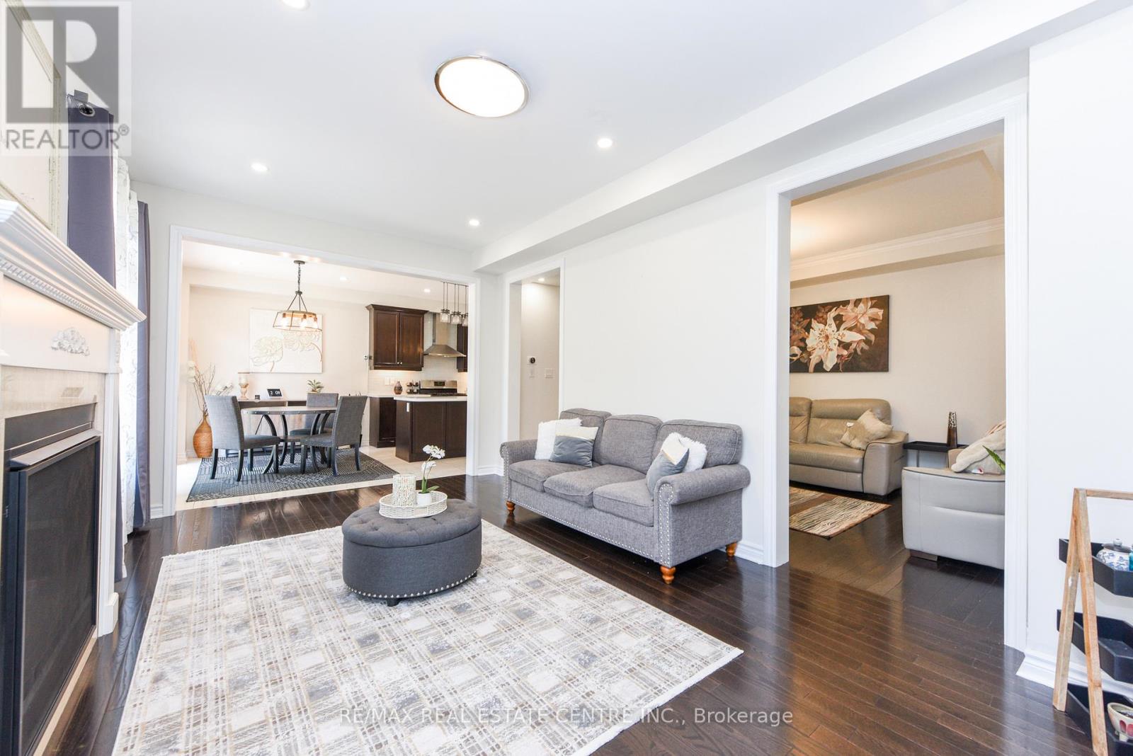 339 Sixteen Mile Drive, Oakville, Ontario  L6M 4M2 - Photo 15 - W12185899
