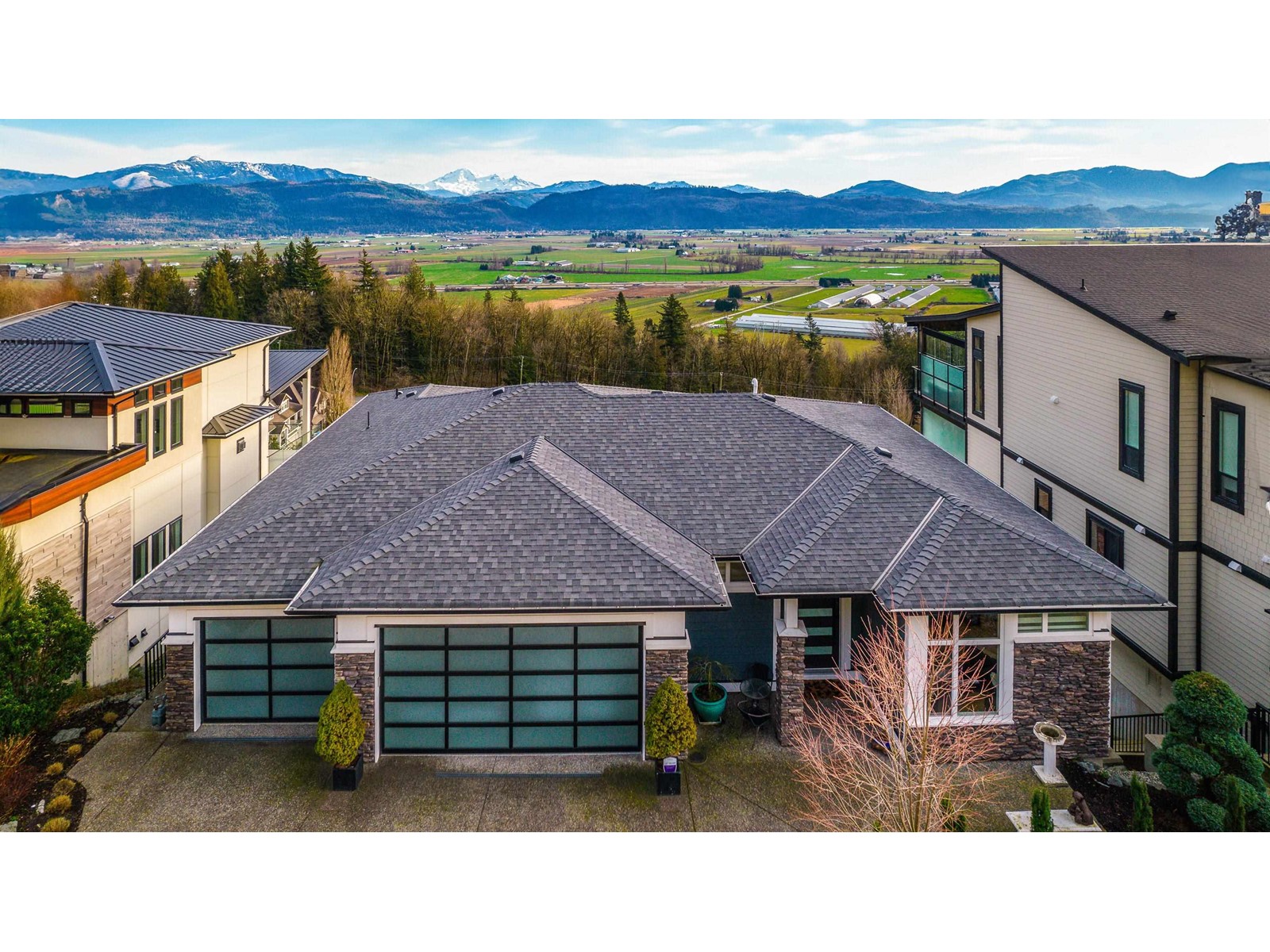 Property at 36460 EPWORTH COURT image 3