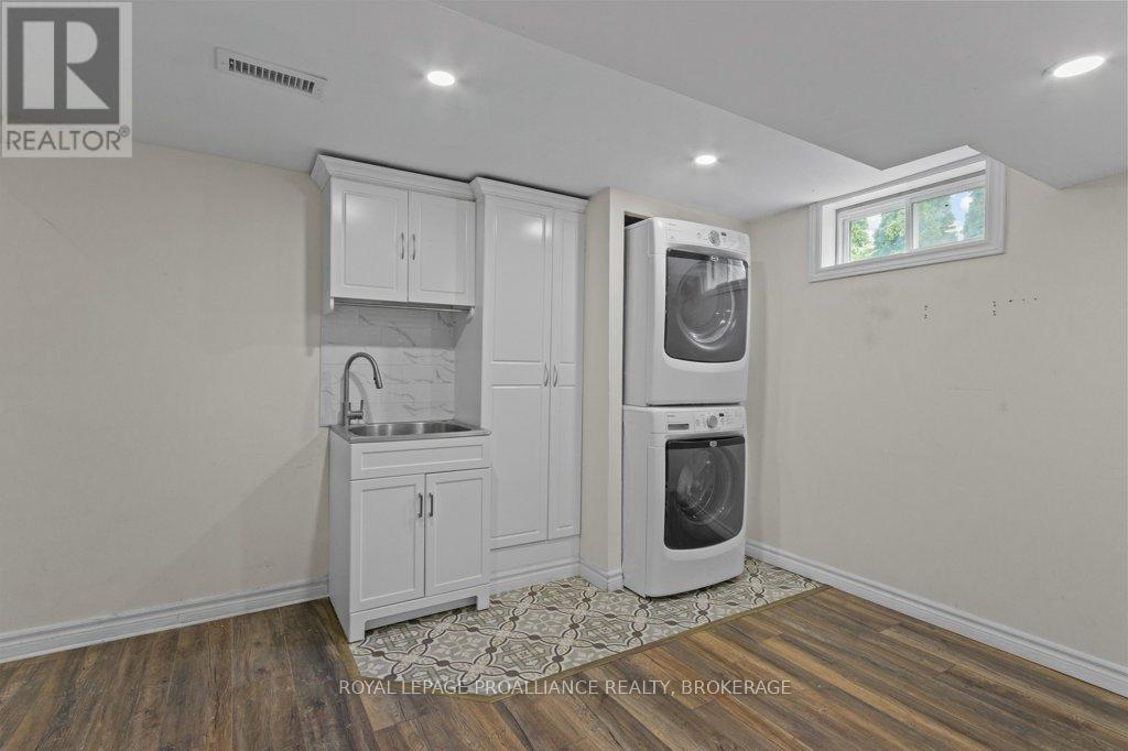 153 Wycliffe Crescent, Kingston (East Of Sir John A. Blvd), Ontario  K7K 6B3 - Photo 22 - X12198487