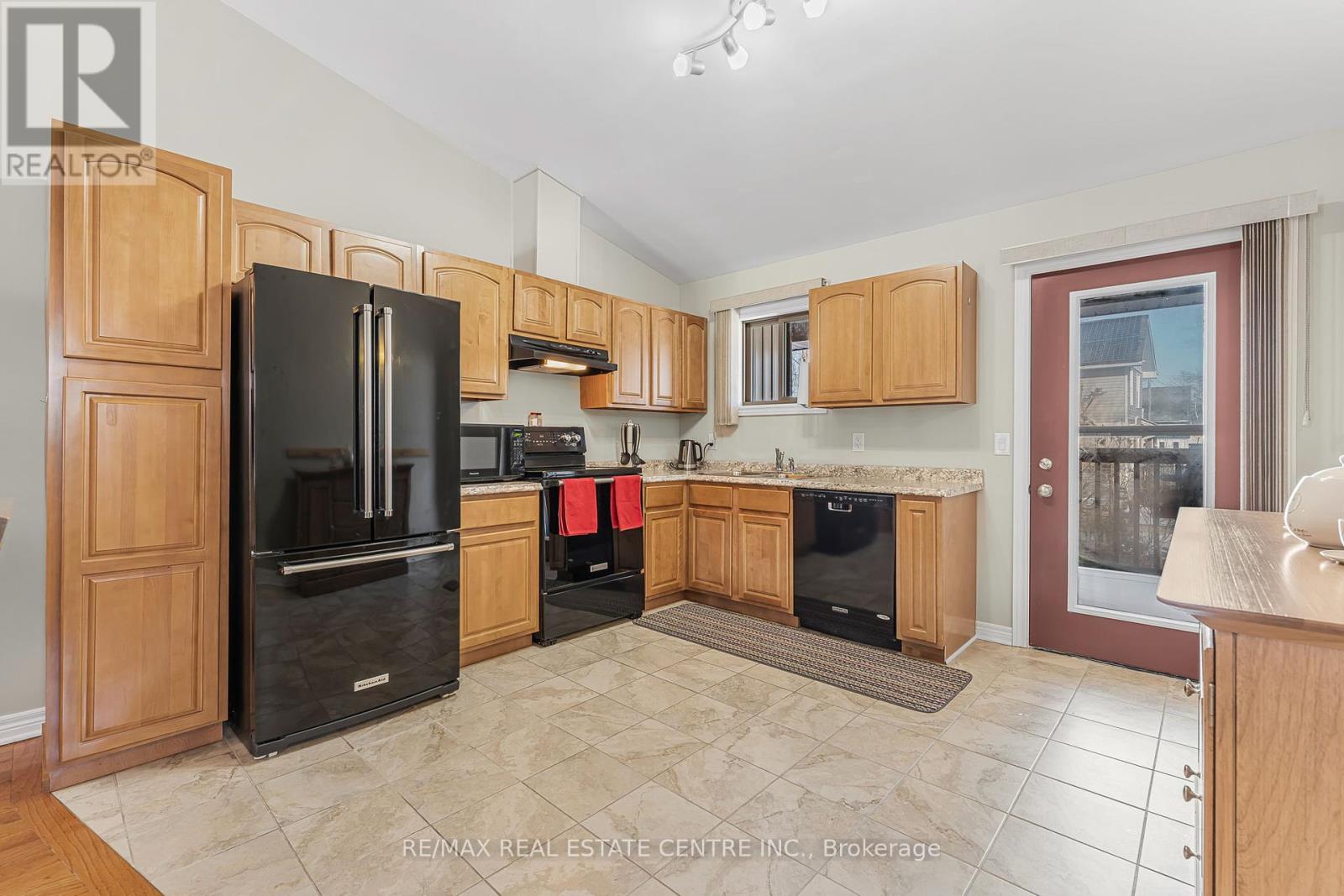 3780 Glendale Avenue, Fort Erie, Ontario  L0S 1B0 - Photo 8 - X12178211