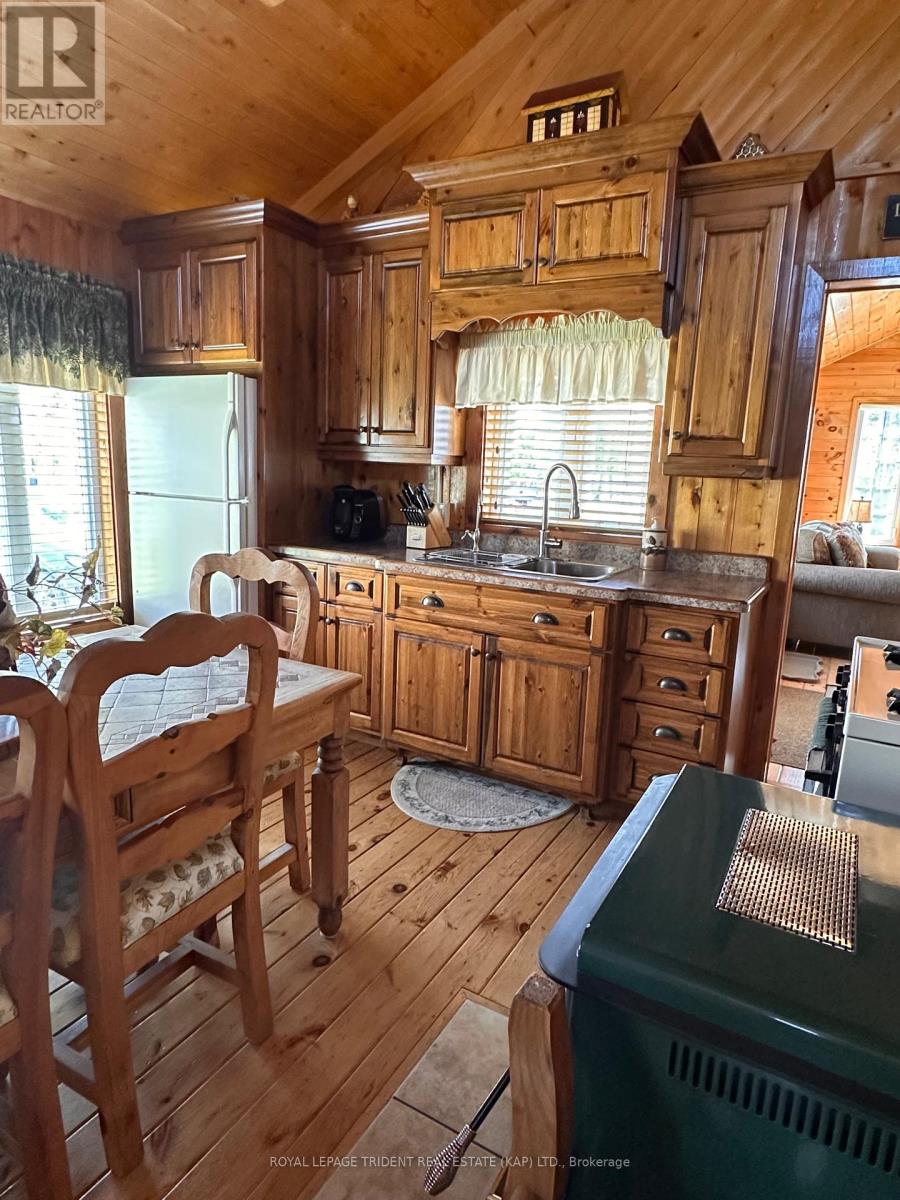 1186 Fantham Road, Fauquier-Strickland, Ontario  P0L 1G0 - Photo 11 - T12196391